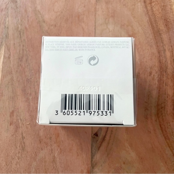 Armani Crema Nera Light - Picture 2 of 3